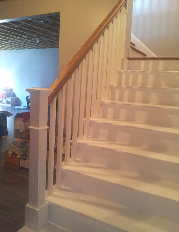 finition de l'escalier du sous-sol